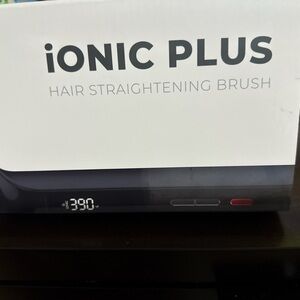 Ionic Plus Hair Straightening Brush